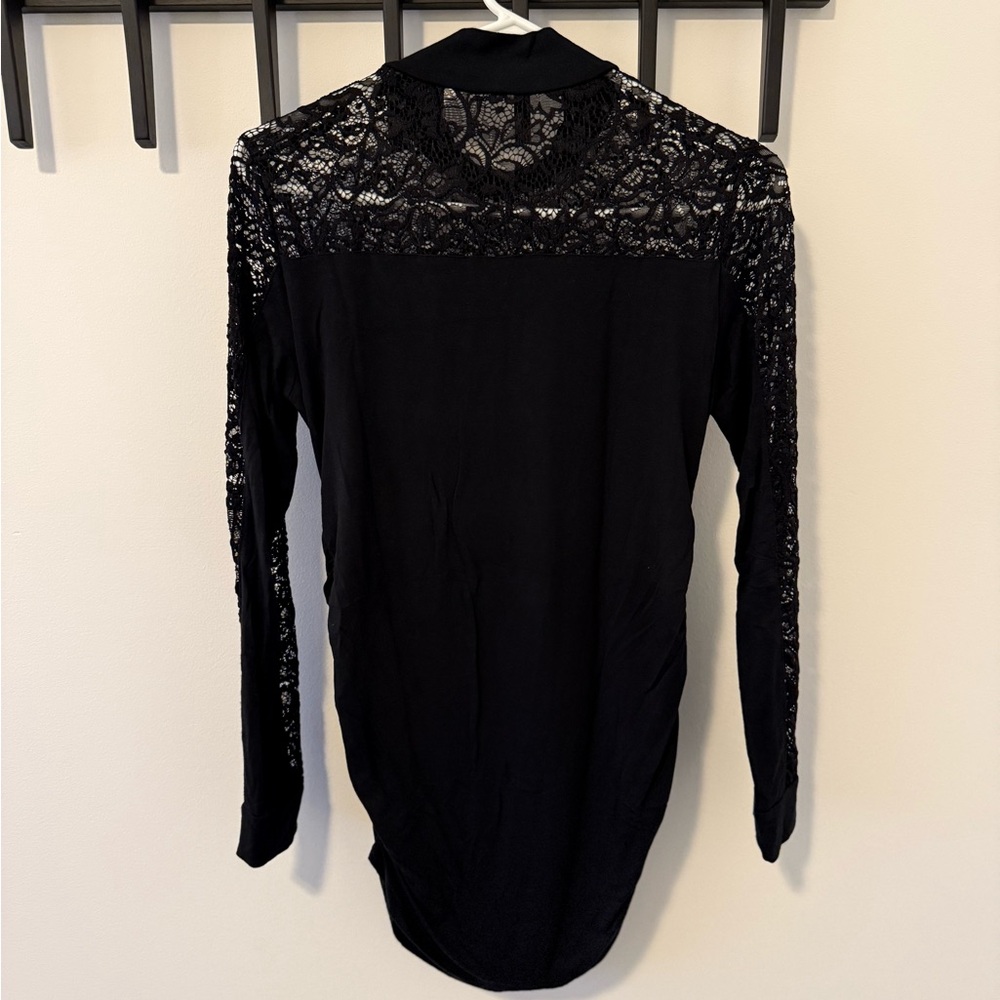 Kimi + Kai Maternity Lace Top